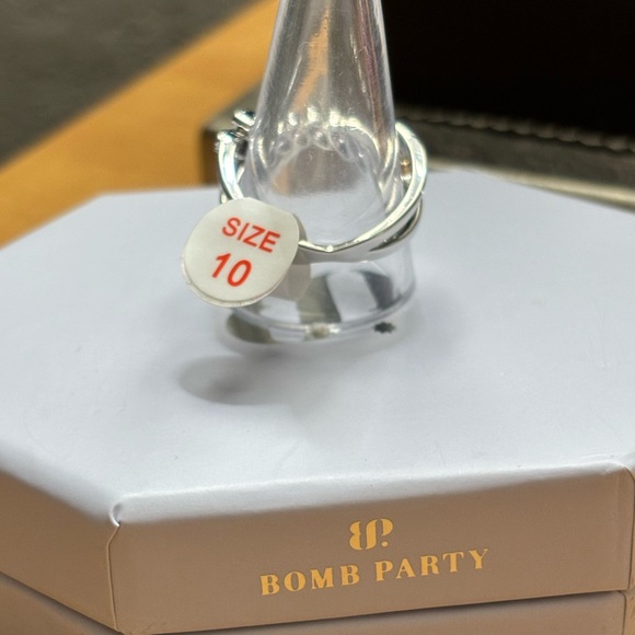 NWT BOMB PARTY RING SIZE 10! - Picture 3 of 4